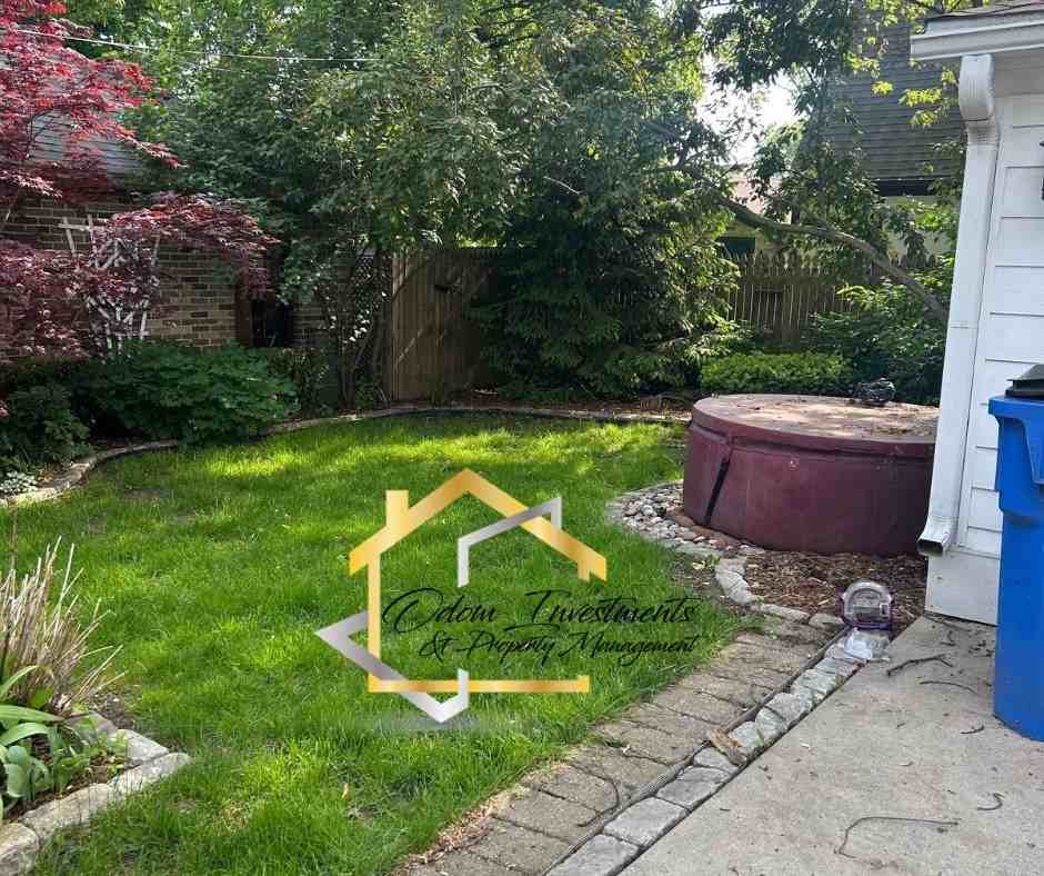 4924 N Cumberland Blvd - Photo 2 of 3