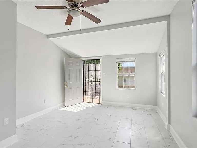 1005 Gordon St #1005 - Photo 6 of 8