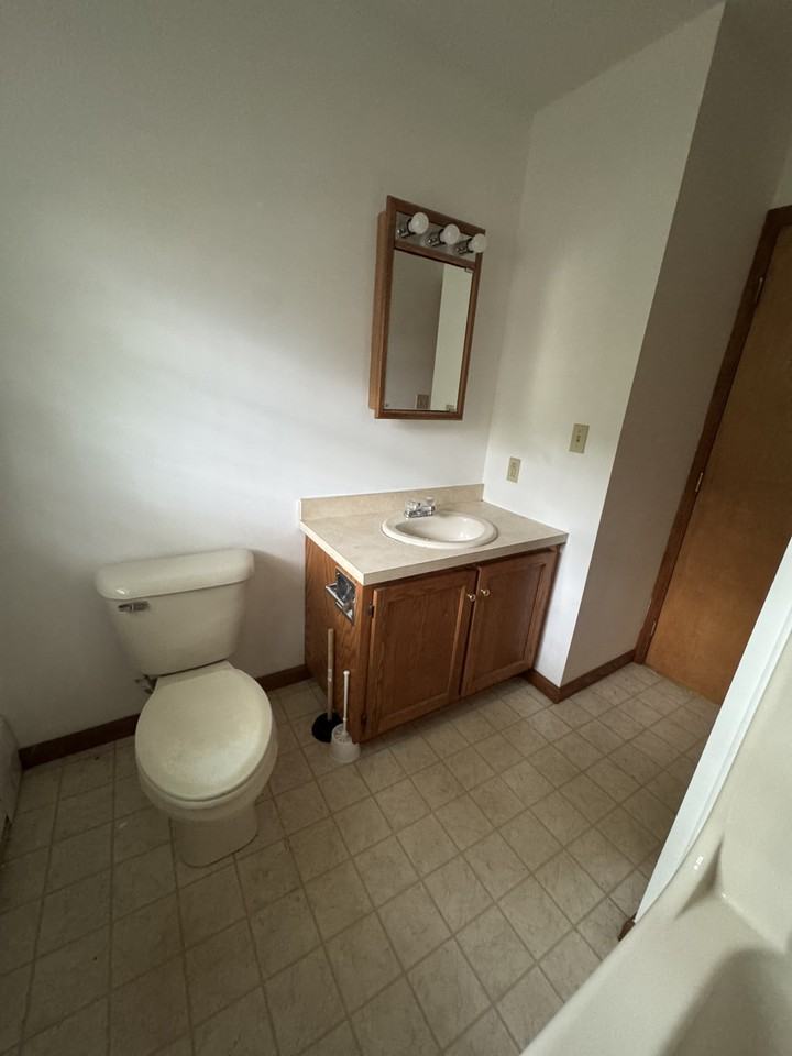 622 Terrace St - Photo 7 of 12