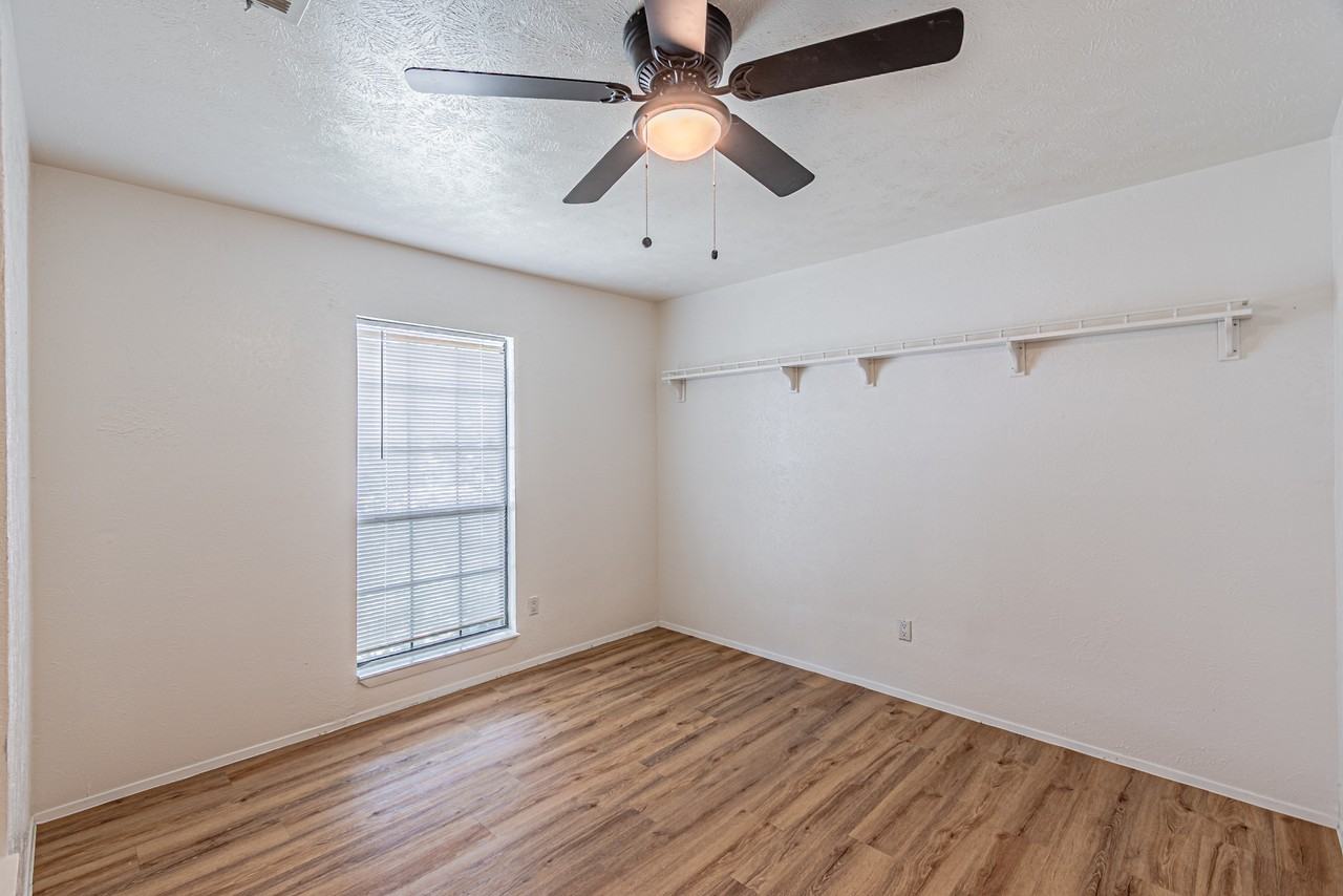 532 Windsor Dr #532WINDSOR - Photo 3 of 14