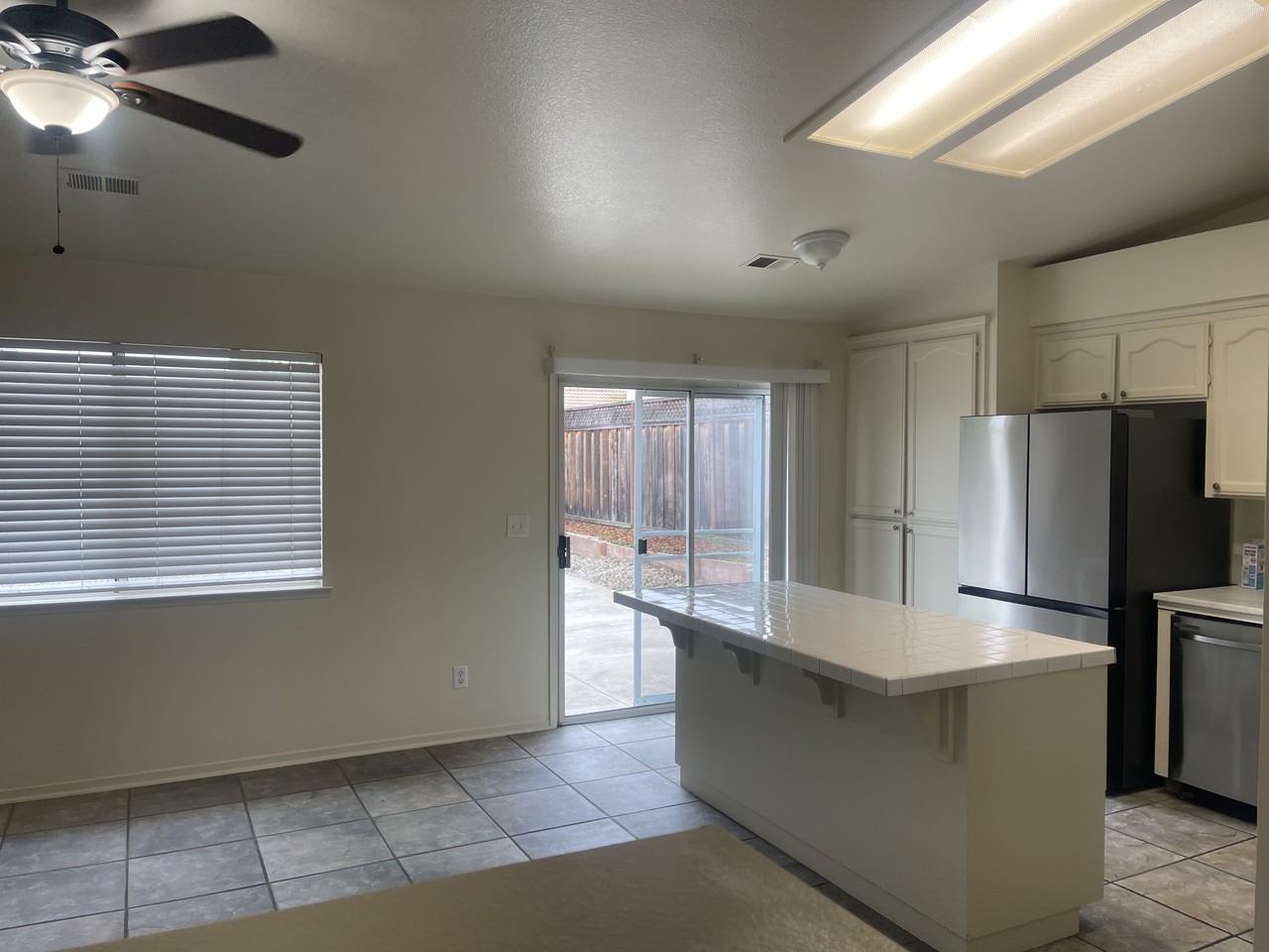 2120 Raleigh Cir - Photo 4 of 11