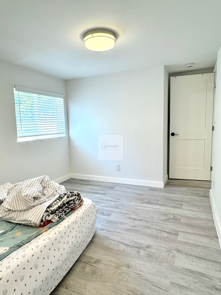 9300 9300 39th Ave S - South Beacon #A - Photo 4 of 23