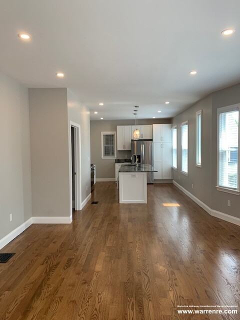 5 1/2 Edward St - Photo 4 of 15