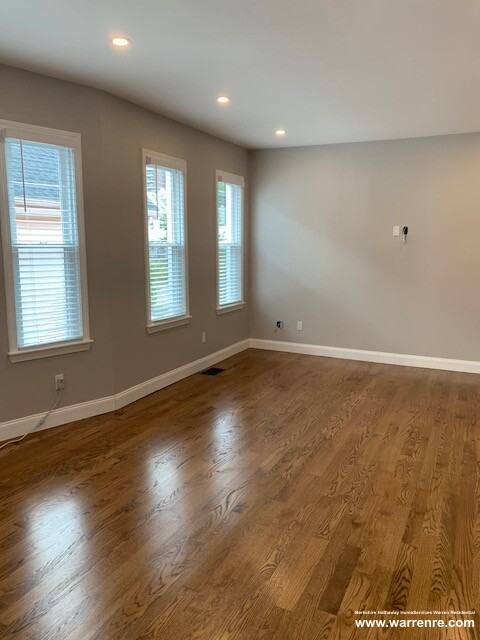 5 1/2 Edward St - Photo 5 of 15