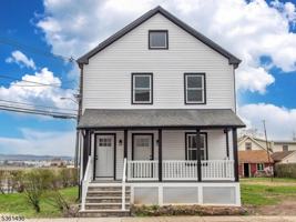 featured image of 17 N Weiss St #1