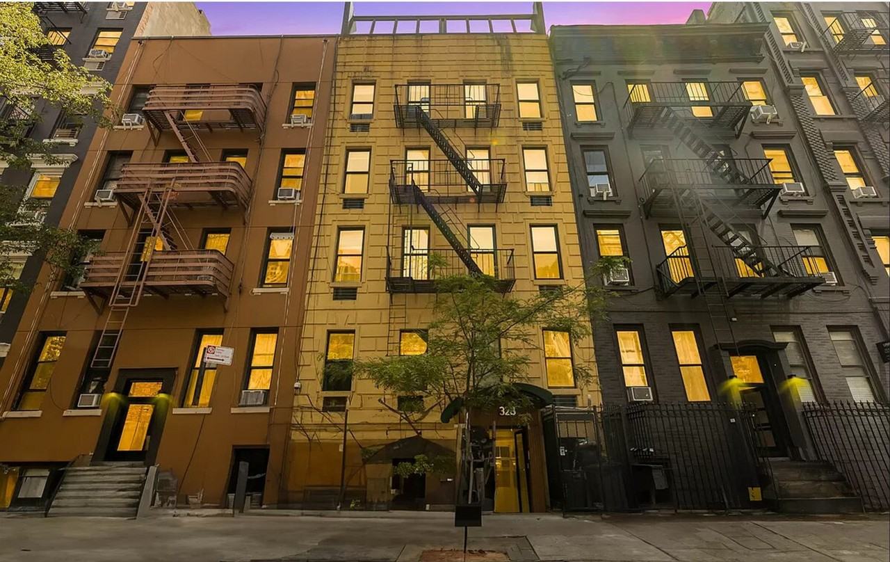 300 E 74th St #1031989P - Photo 2 of 18