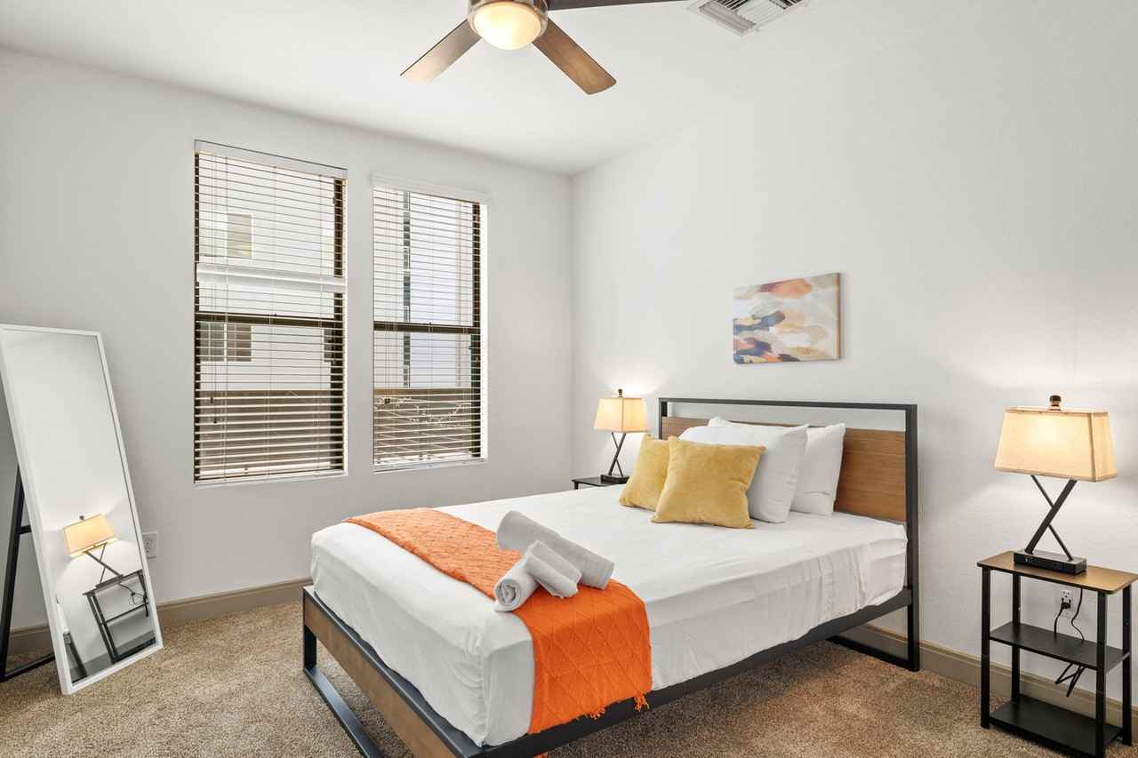 555 N College Ave #1014441P - Photo 6 of 29