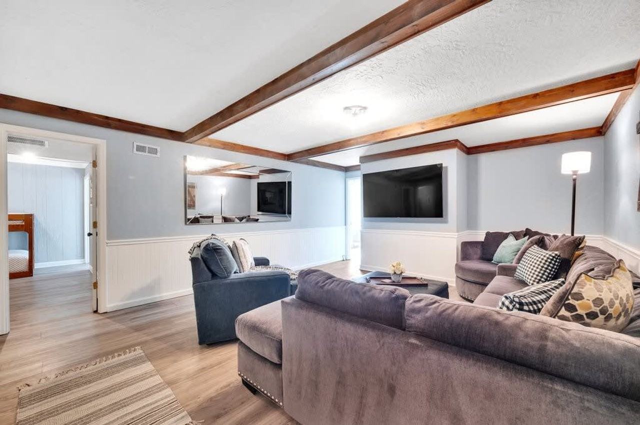 10 High Meadows Dr #1236830P - Photo 2 of 41