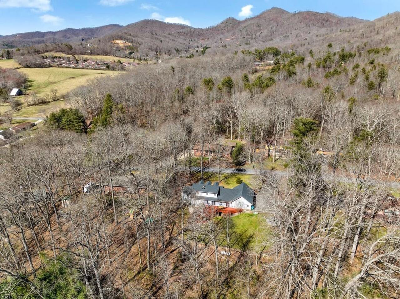 10 High Meadows Dr #1236830P - Photo 6 of 41