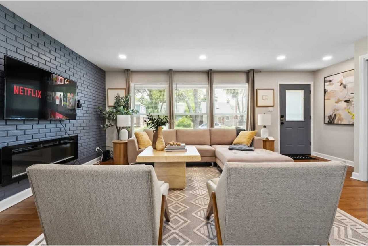 624 Norfolk Ave #1237891P - Photo 3 of 20