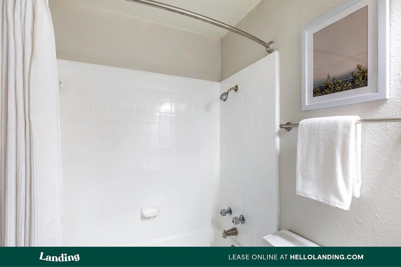 1408 Teasley Ln - Photo 4 of 50