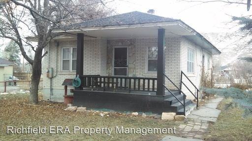 270 N 400 E - Photo 2 of 9