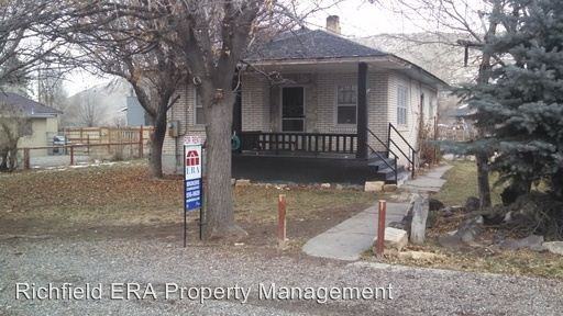 270 N 400 E - Photo 3 of 9