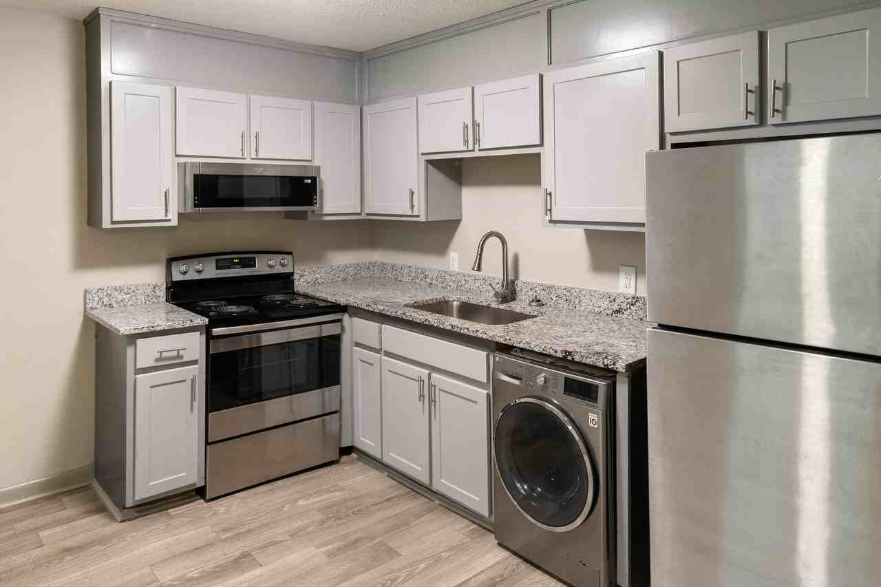 Vue at Rocket City - Photo 2 of 37