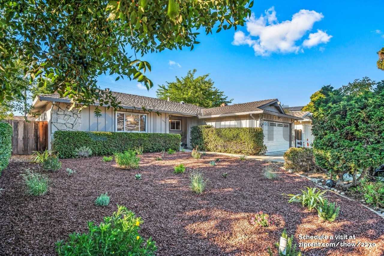 3353 Valley Square Ln - Photo 2 of 20