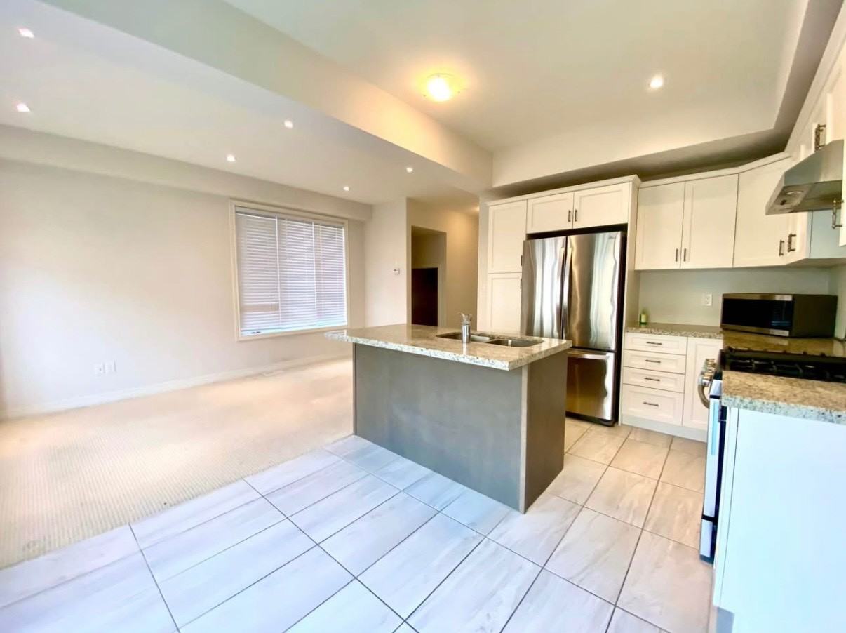 53- 98 Shoreview Place - Photo 2 of 18