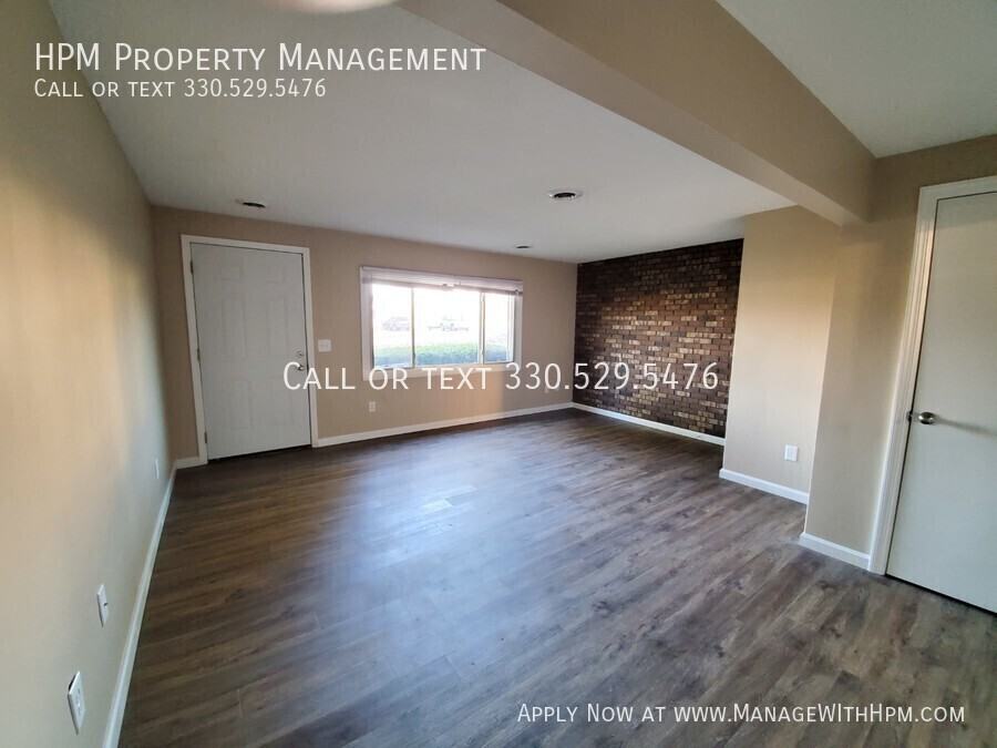 2513 Zircon St Ne - Photo 3 of 11