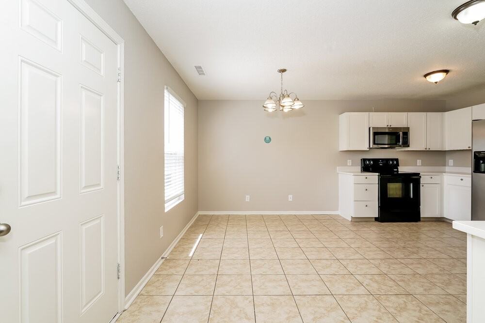 7905 States Bend Dr - Photo 6 of 16