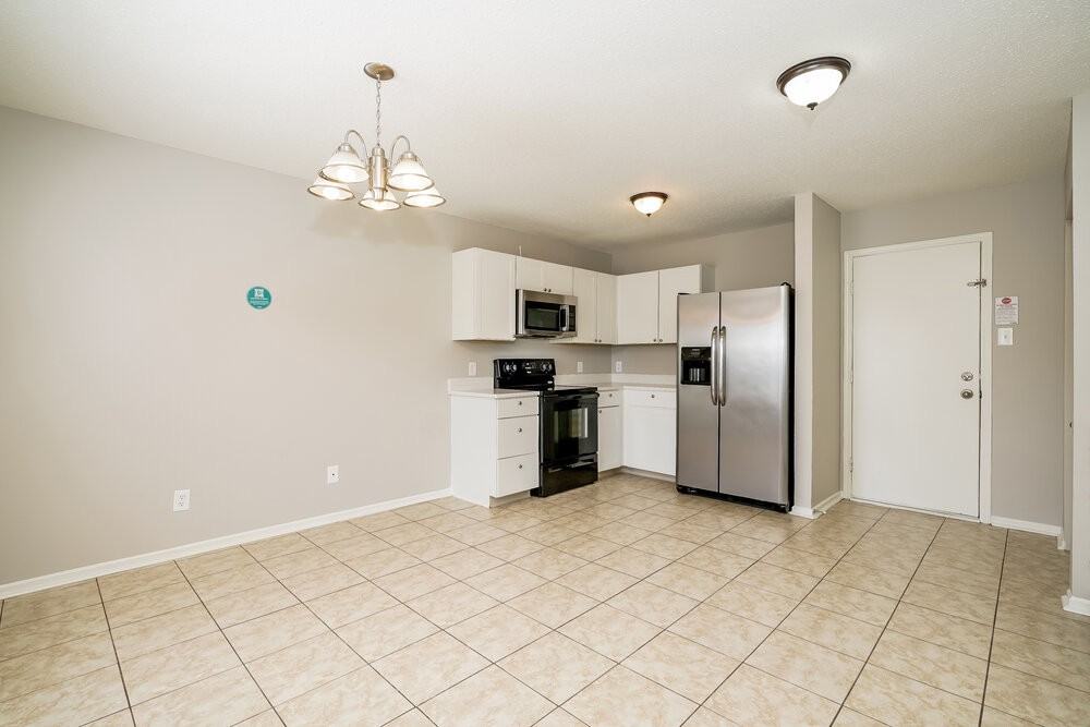 7905 States Bend Dr - Photo 7 of 16