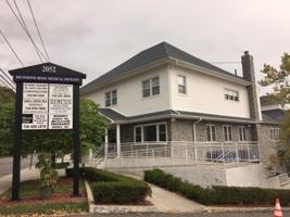 featured image of 2052 Richmond Rd #BS