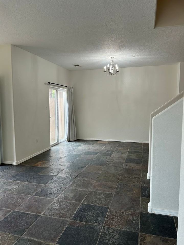 4401 Santo Domingo St - Photo 5 of 41