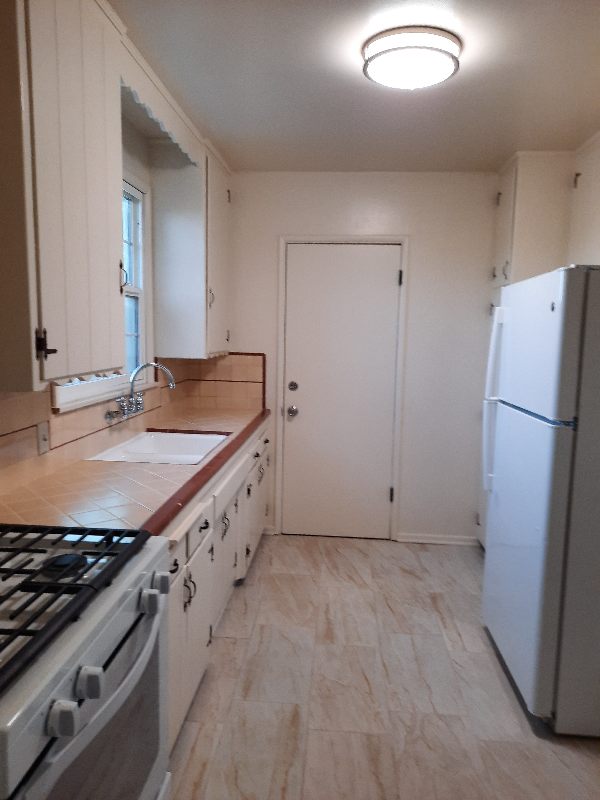 4740 Vantage Ave #4 - Photo 4 of 4