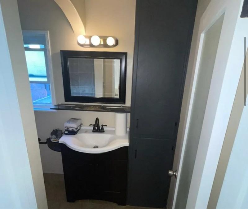 411 W Windsor Rd #C - Photo 2 of 6