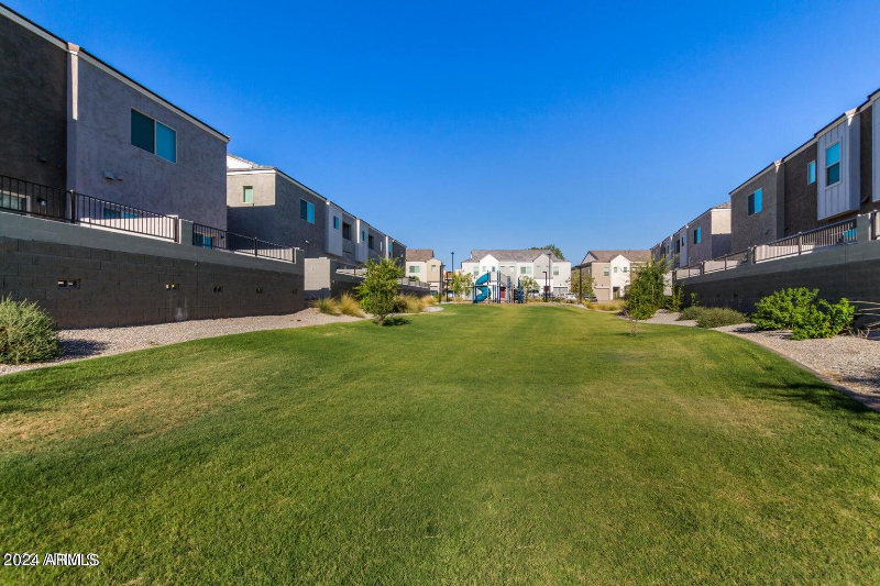 2268 W Laurie Ln - Photo 3 of 19