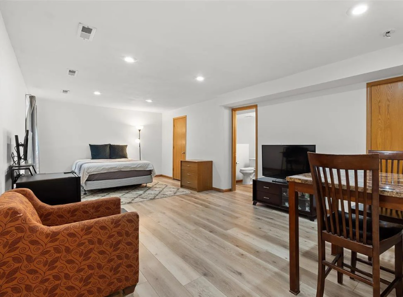 544 Sicily Ct - Photo 2 of 10