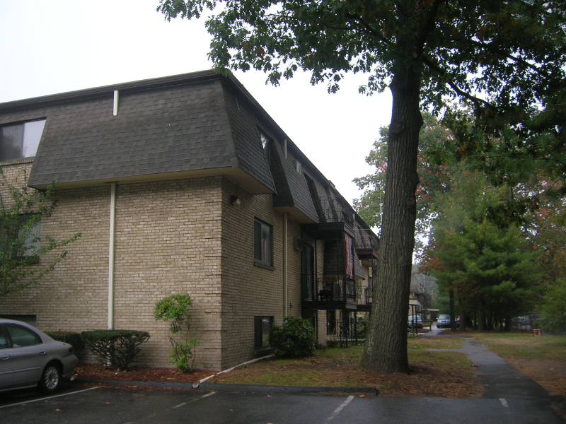 8 Tiffany Rd #12 - Photo 3 of 8