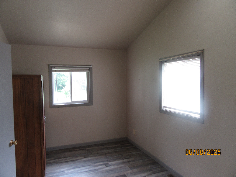 103 W Walnut St - Photo 3 of 9