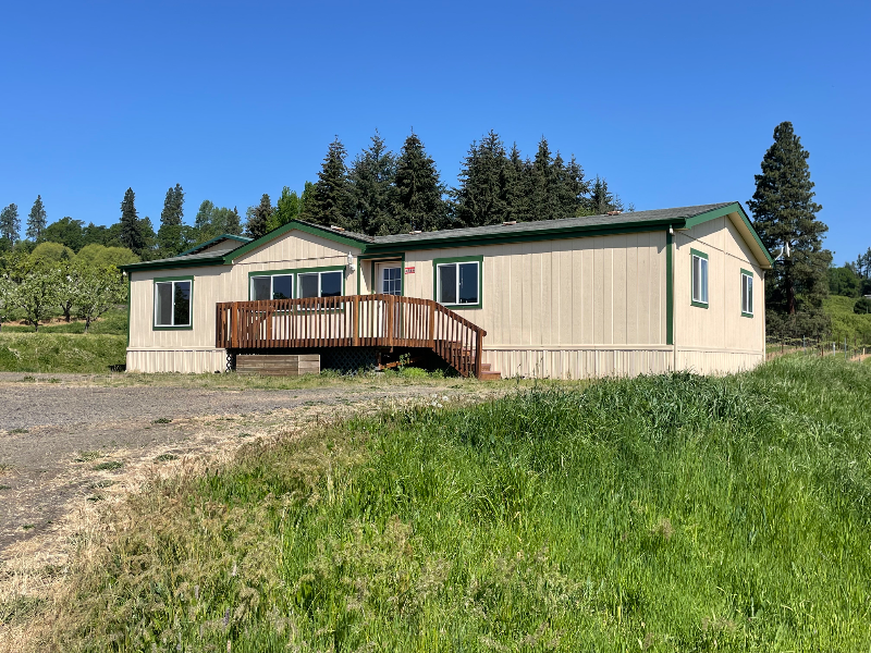 3760 Blackburn Dr - Photo 2 of 9