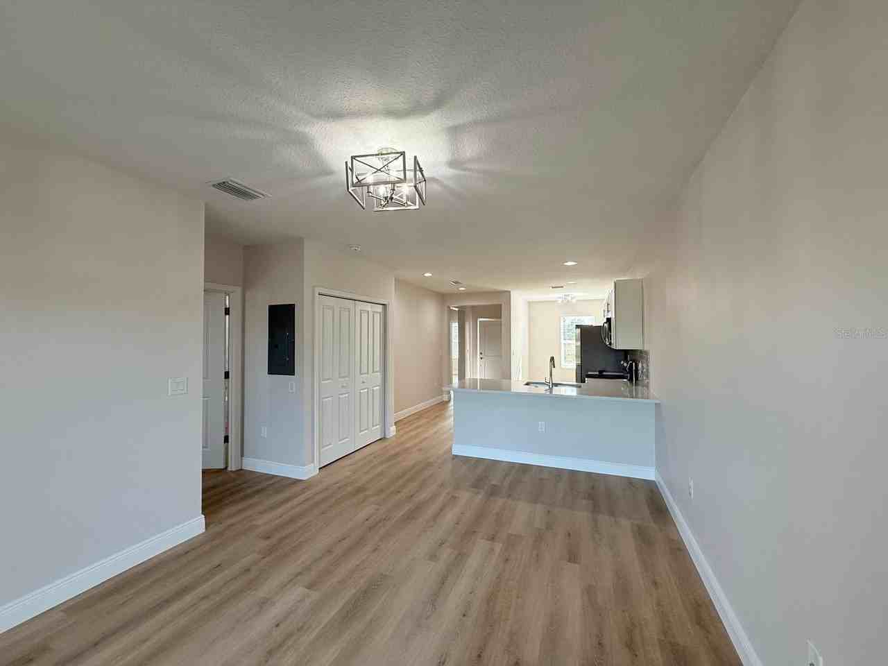 10336 Pendleton Ave - Photo 6 of 12