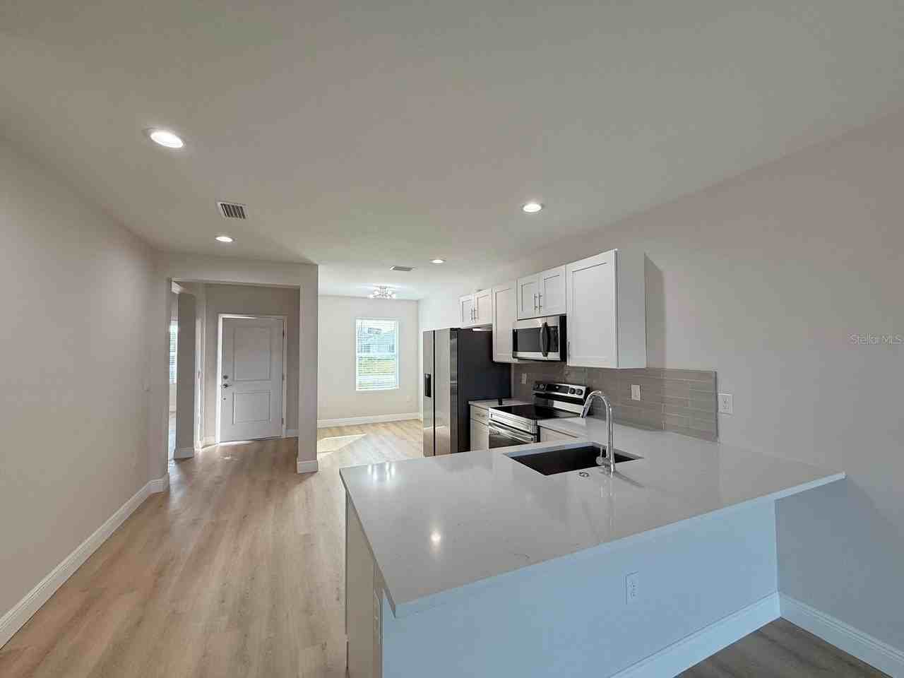 10336 Pendleton Ave - Photo 7 of 12