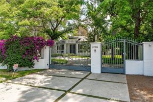 22904 Calvert St - Photo 1 of 1
