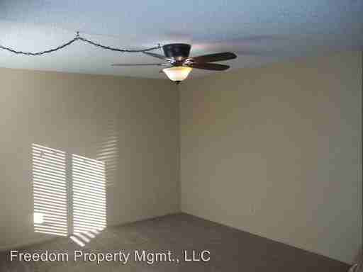 554 W Good Hope Cir #B - Photo 2 of 10