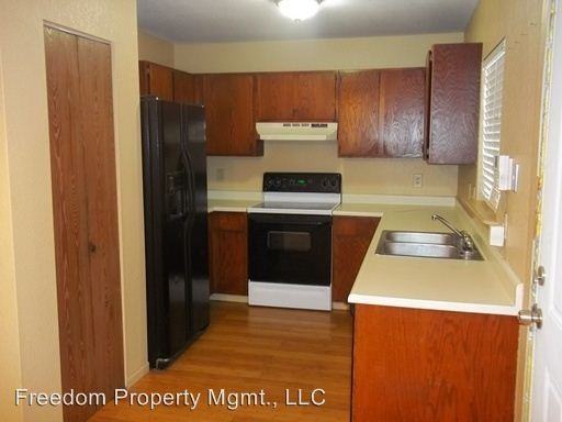 554 W Good Hope Cir #B - Photo 3 of 10
