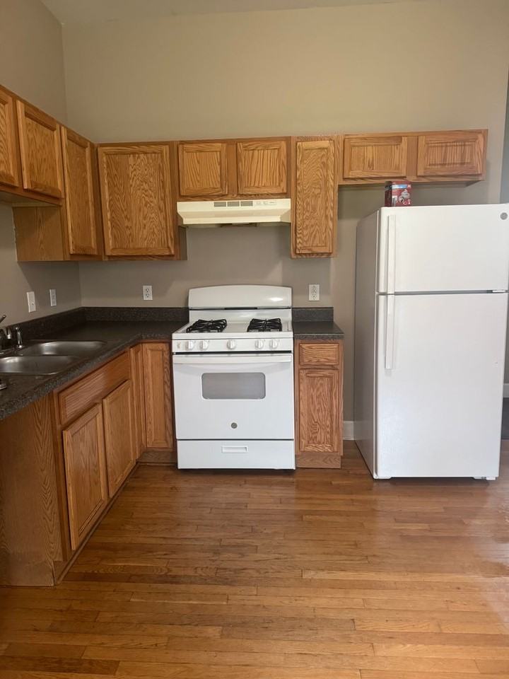 512 S State Ave - Photo 3 of 12
