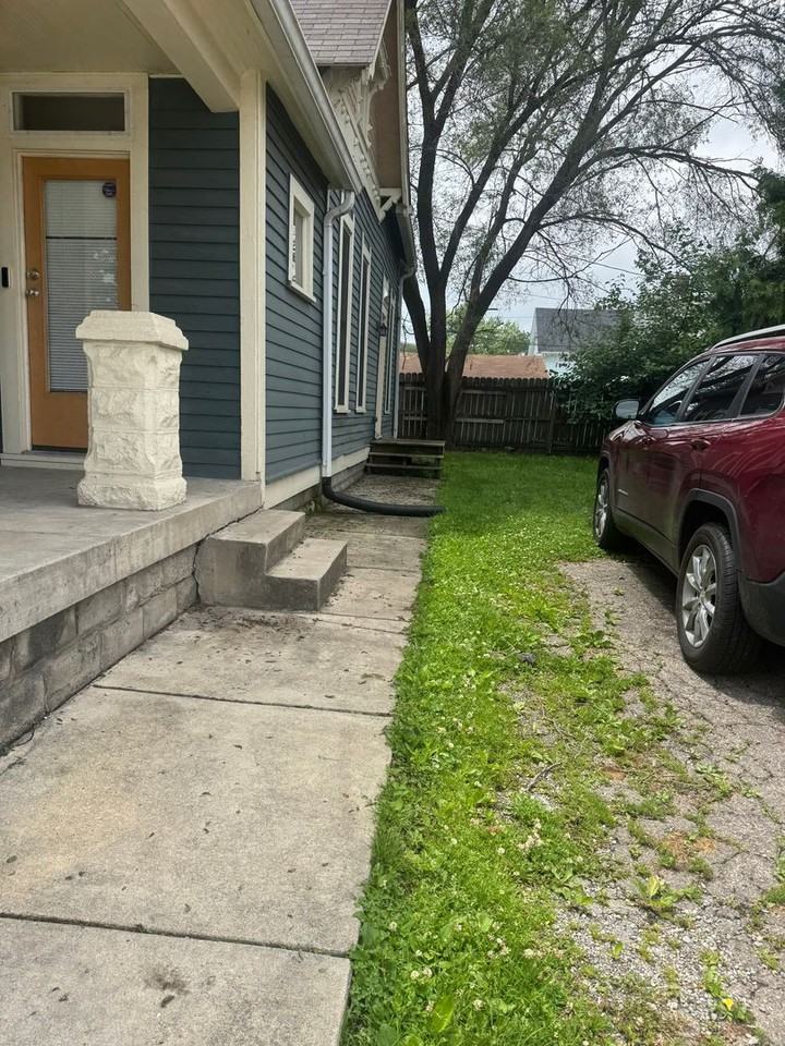 512 S State Ave - Photo 4 of 12