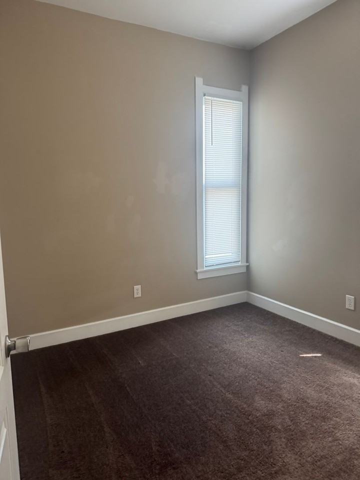 512 S State Ave - Photo 6 of 12