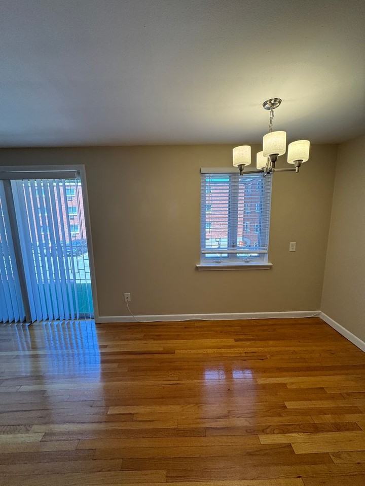 115 S Main St - Photo 4 of 8