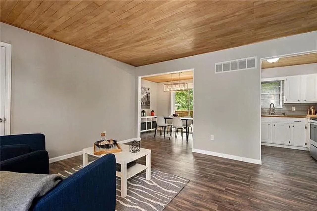 10404 Tullis Ave - Photo 3 of 14
