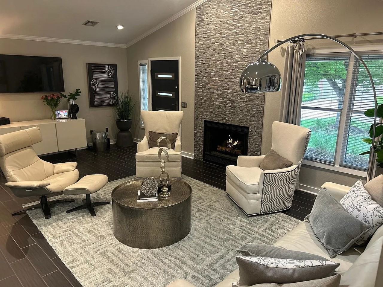 8 W Prairie Dunes Ct - Photo 3 of 46