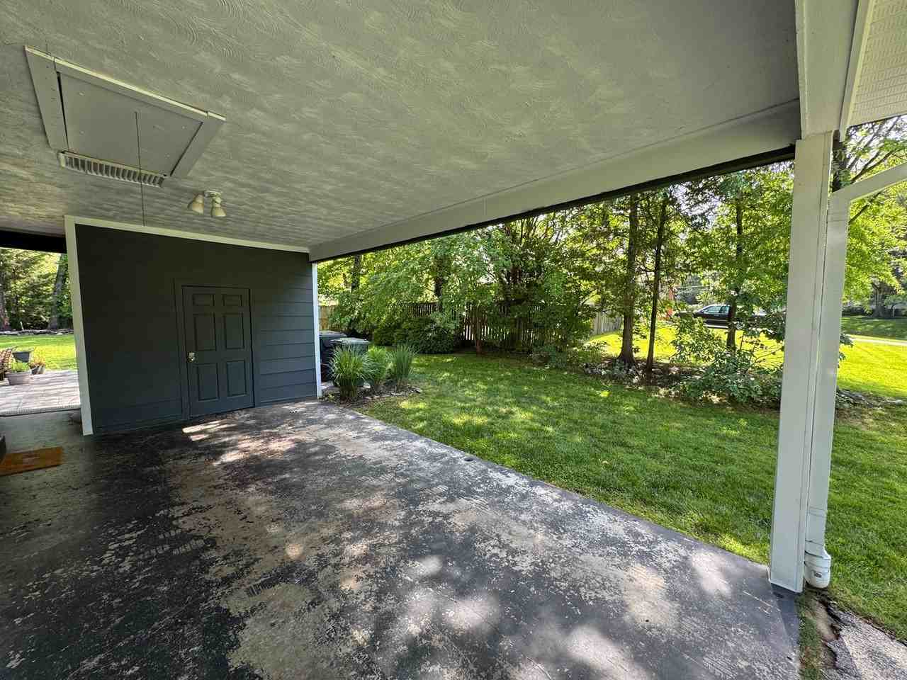 4422 Neptune Dr - Photo 3 of 43