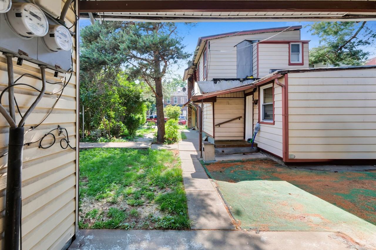 521 N 9th St - Photo 2 of 18