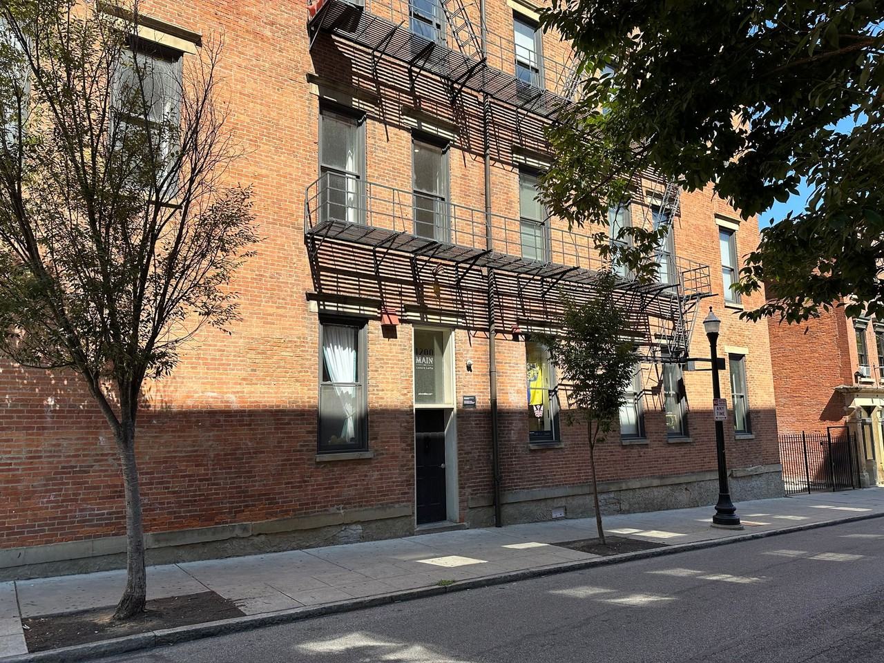 1200 Main St - Photo 2 of 4