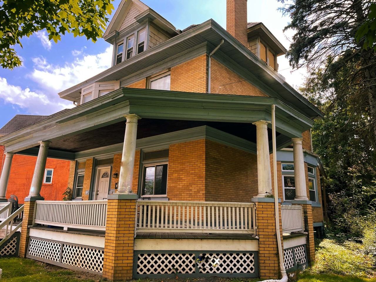 185 Lincoln House in Bellevue, Pittsburgh - Photo 3 of 4