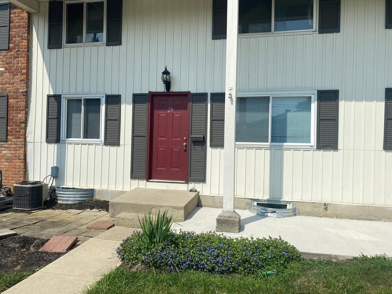 2600 Parklawn Dr #18 - Photo 2 of 13