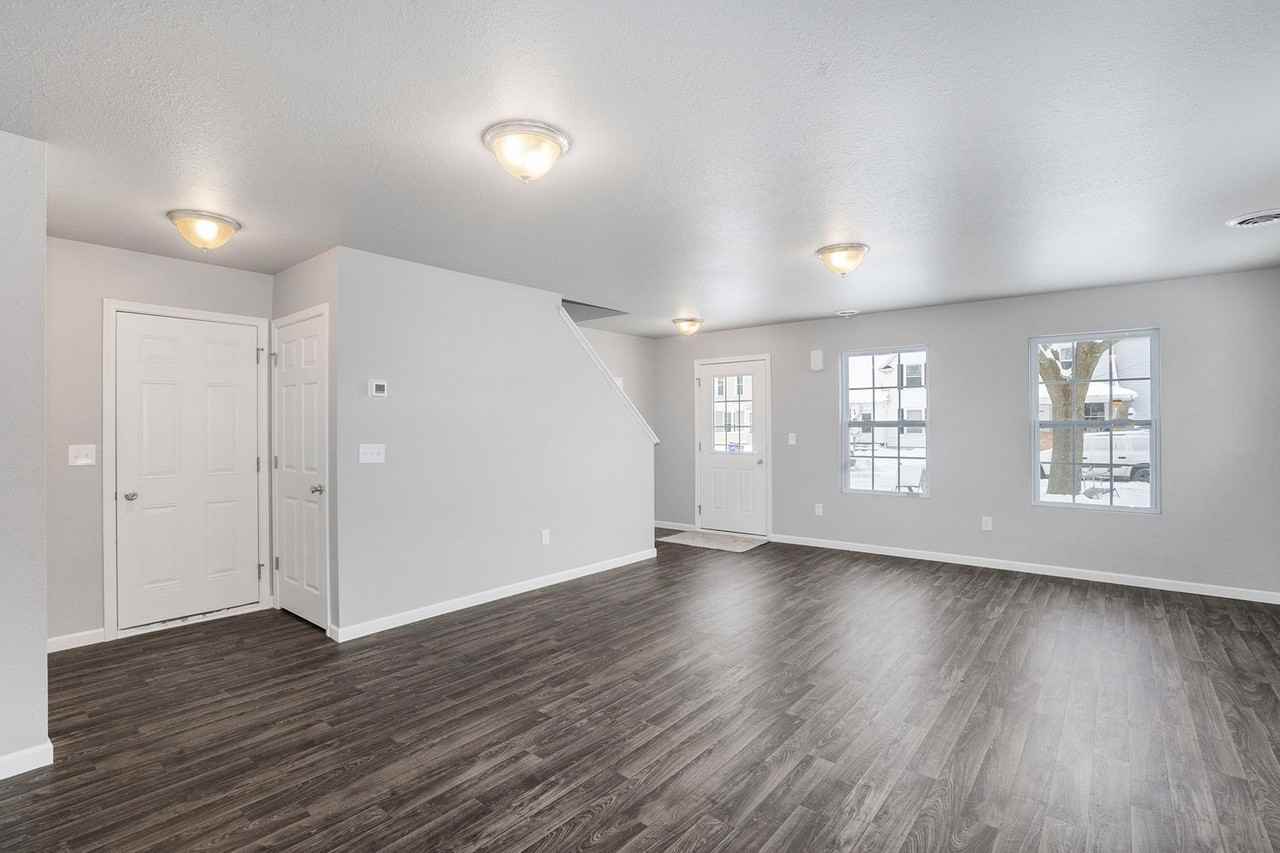 1280 Solomon Ct - Photo 6 of 18