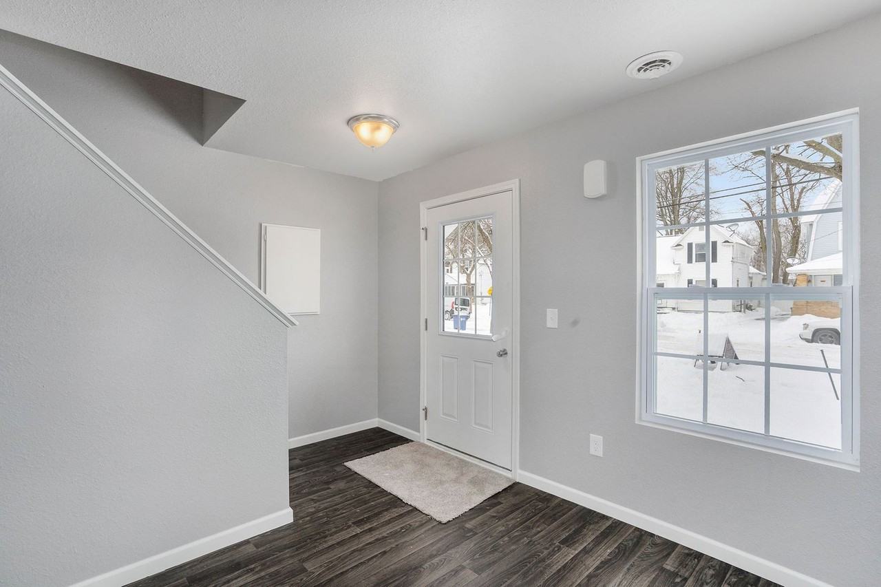 1280 Solomon Ct - Photo 7 of 18